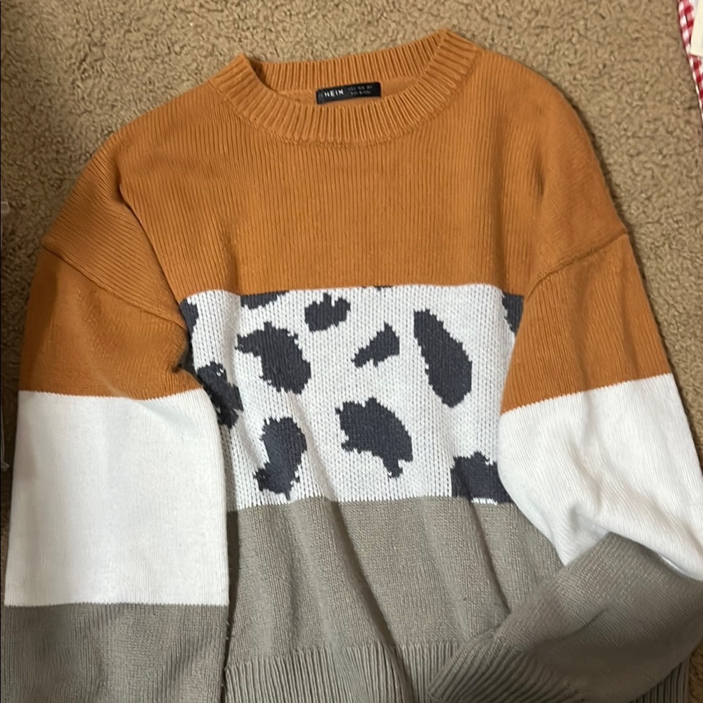 SHEIN Orange and White Crewneck Sweater with Modern Design